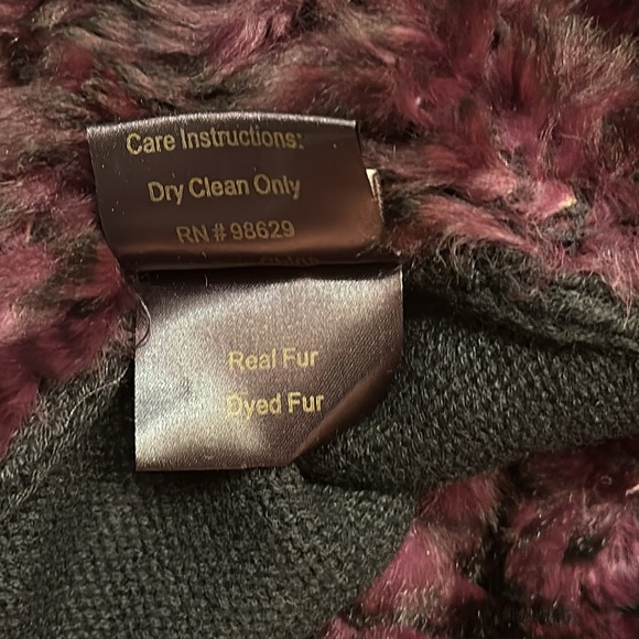 New La Fiorentina shawl. Black and purple real dyed rabbit fur. - Picture 5 of 7